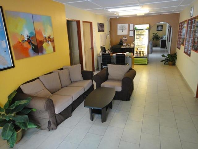 Eight Mentigi Guesthouse Cameron Highlands Exterior foto